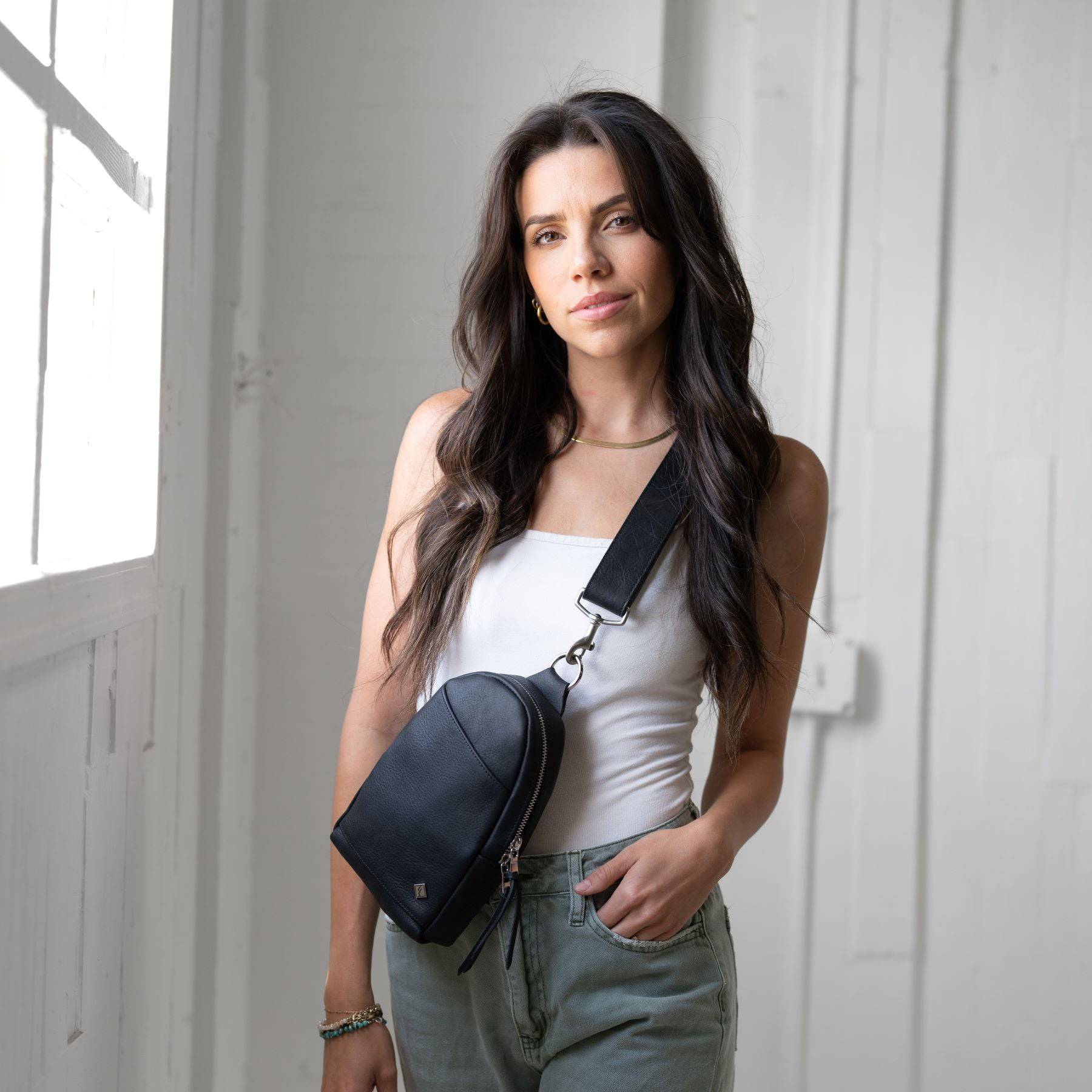 Stylish Leather Sling Bag for Women - Image 7