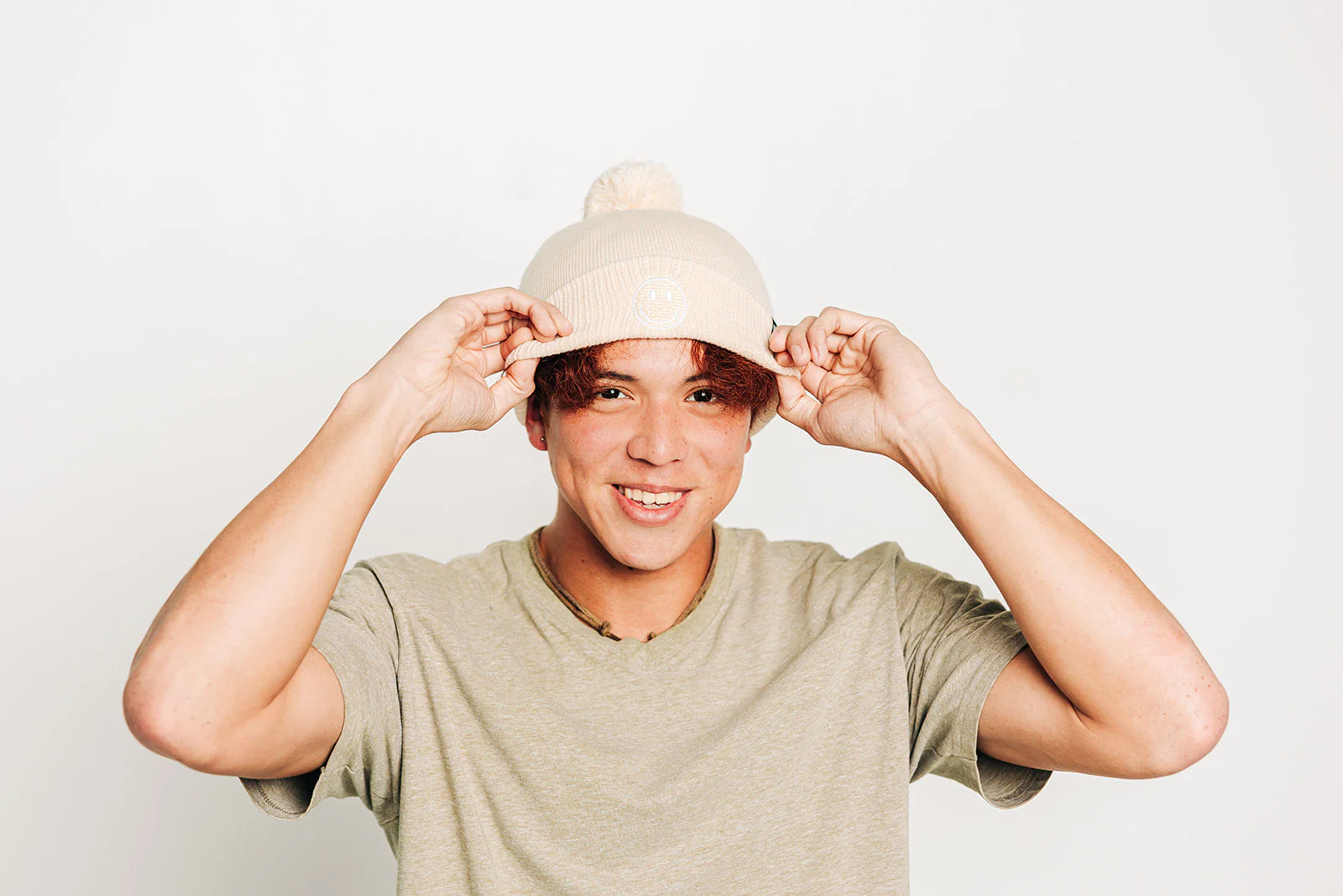 Smiley Pom Pom Beanie Hat - Image 45