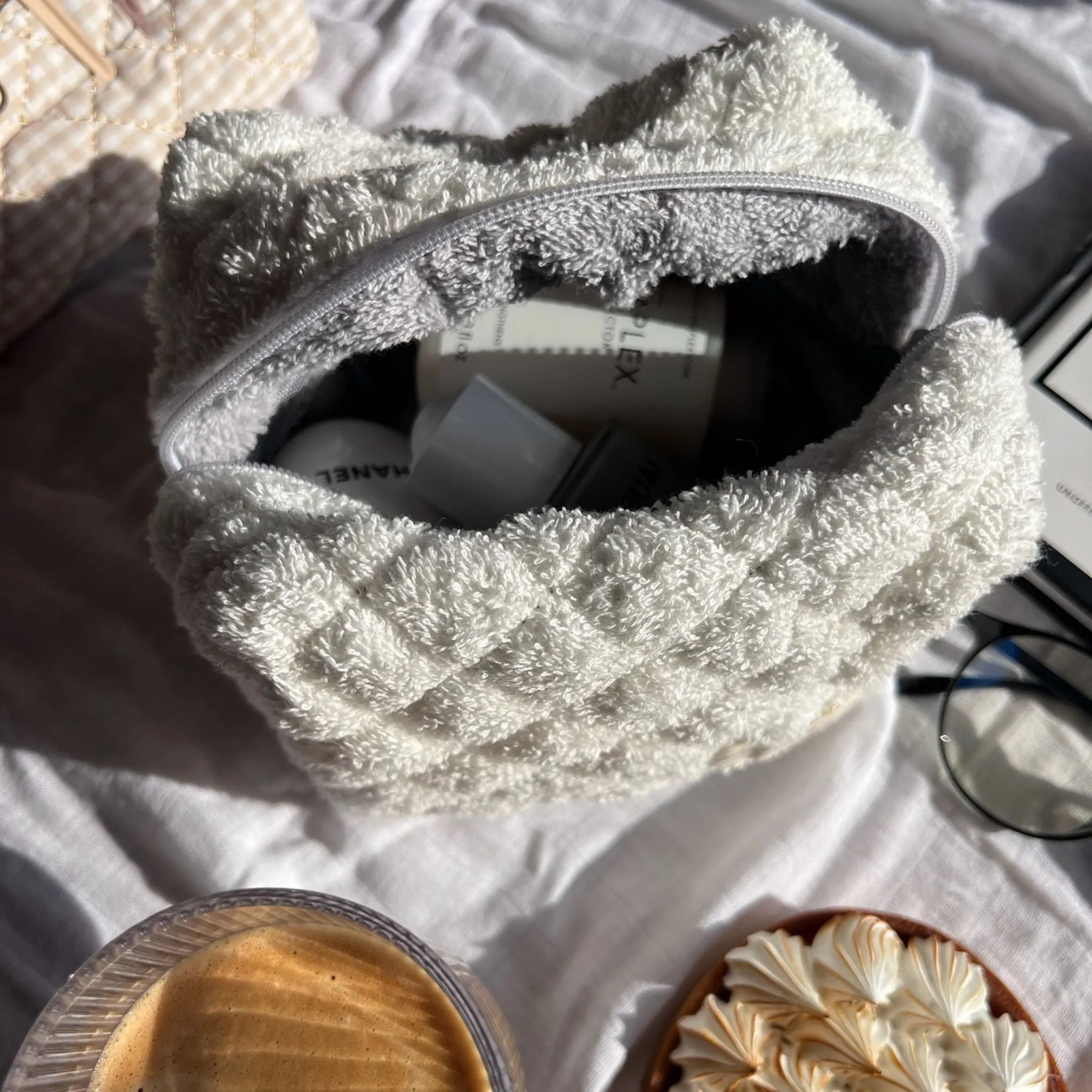 Snow Mini Makeup Bag - Image 3