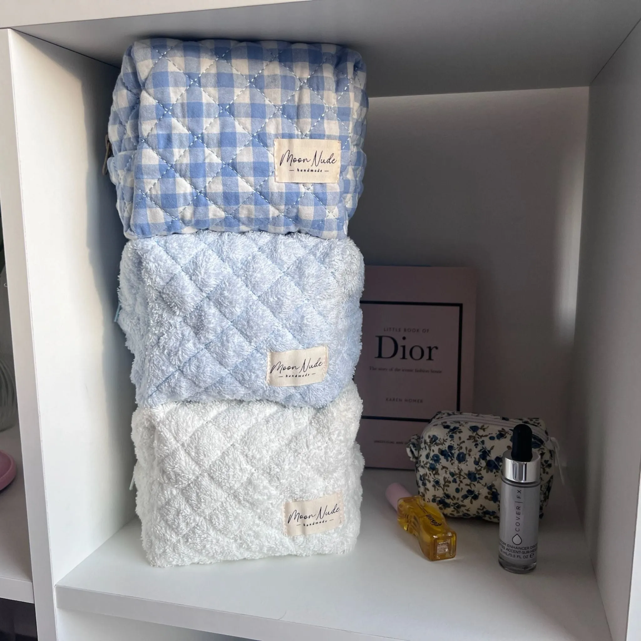 Snow Mini Makeup Bag - Image 4