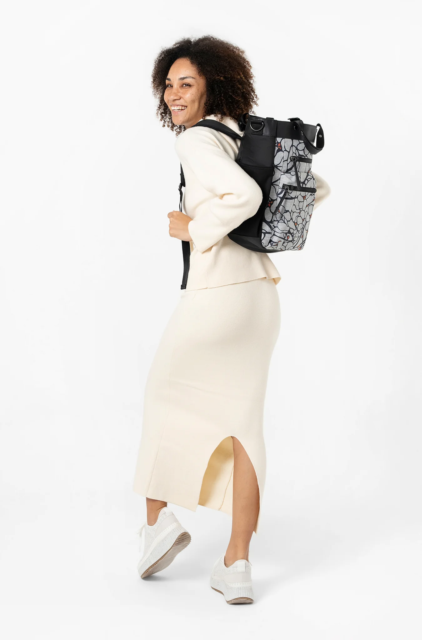 Soleil | Multi-Wear Travel Backpack - Image 20