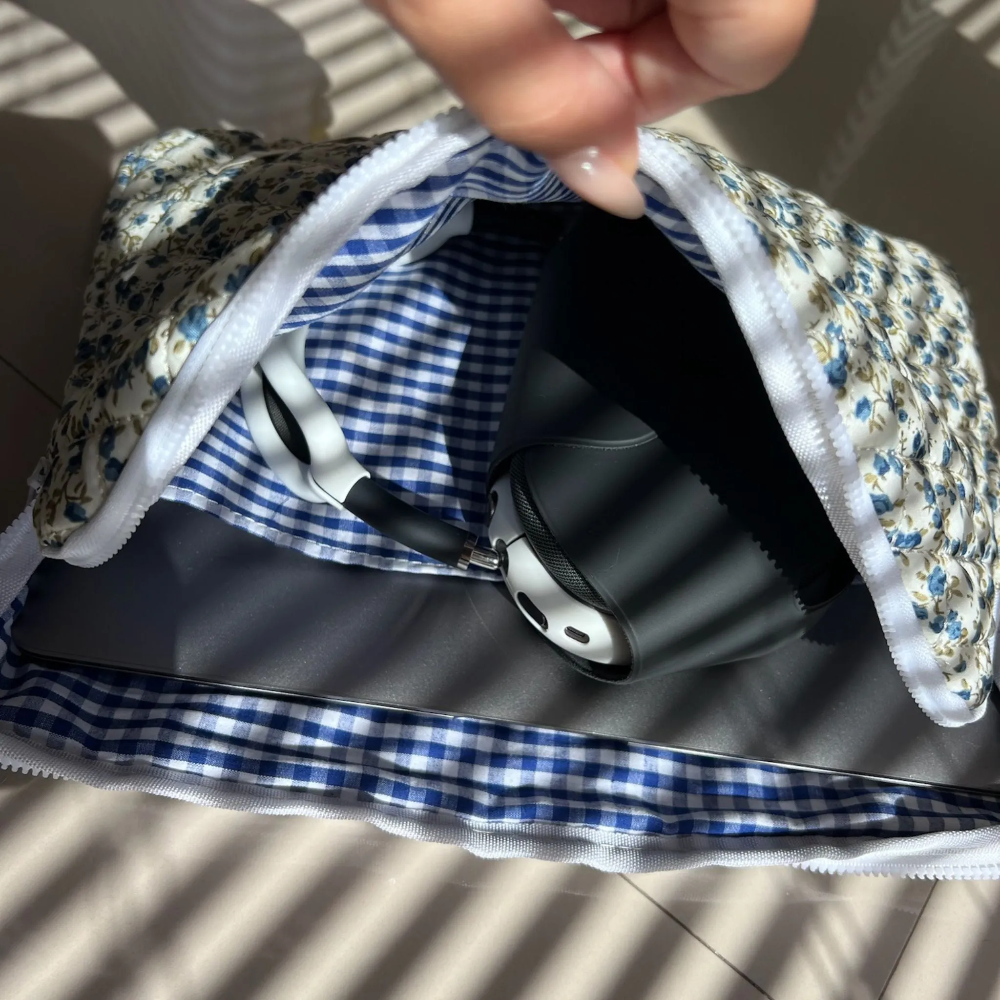 Spring Laptop Sleeve - Image 3