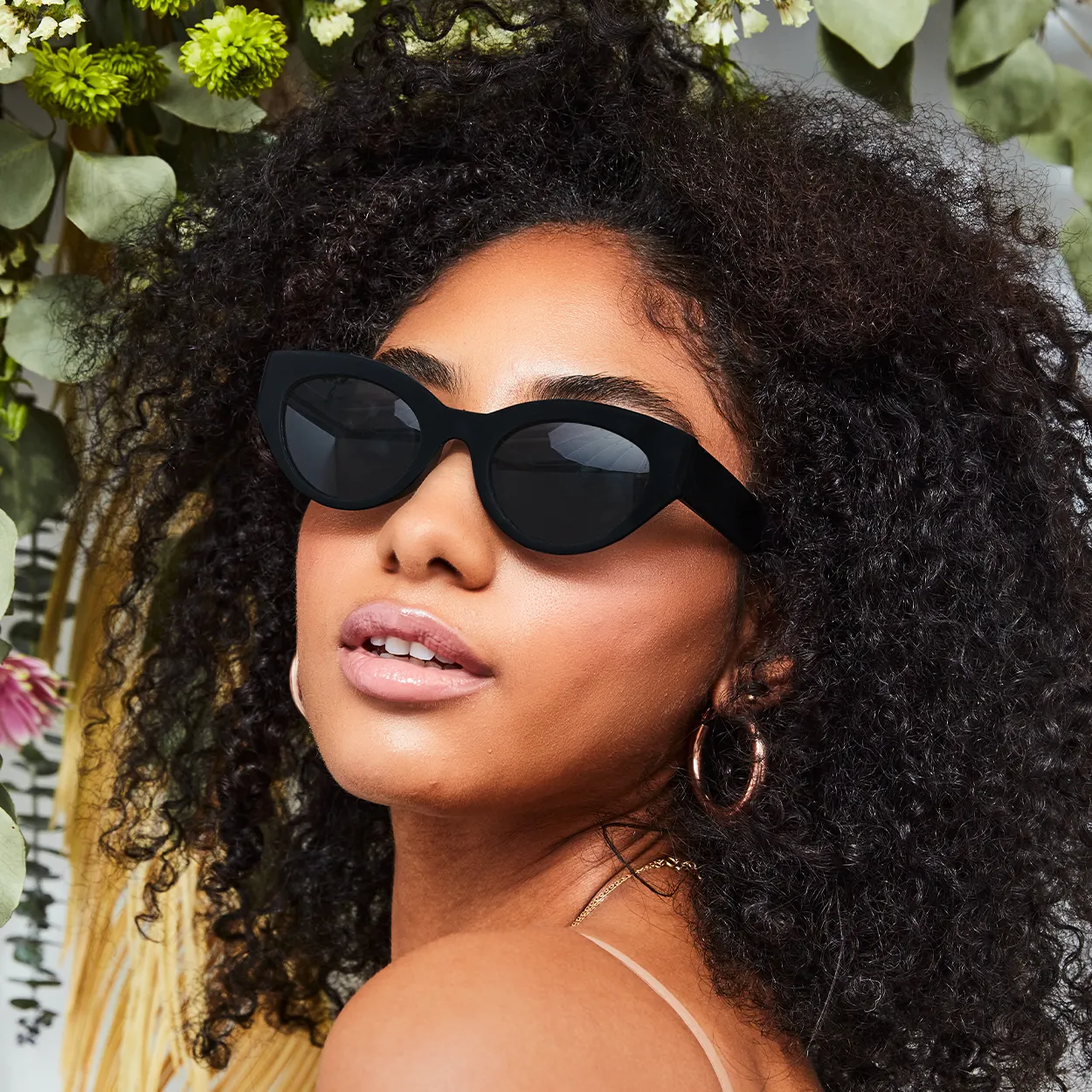 Sustainable Elizabeth Sunglasses - Black - Image 2