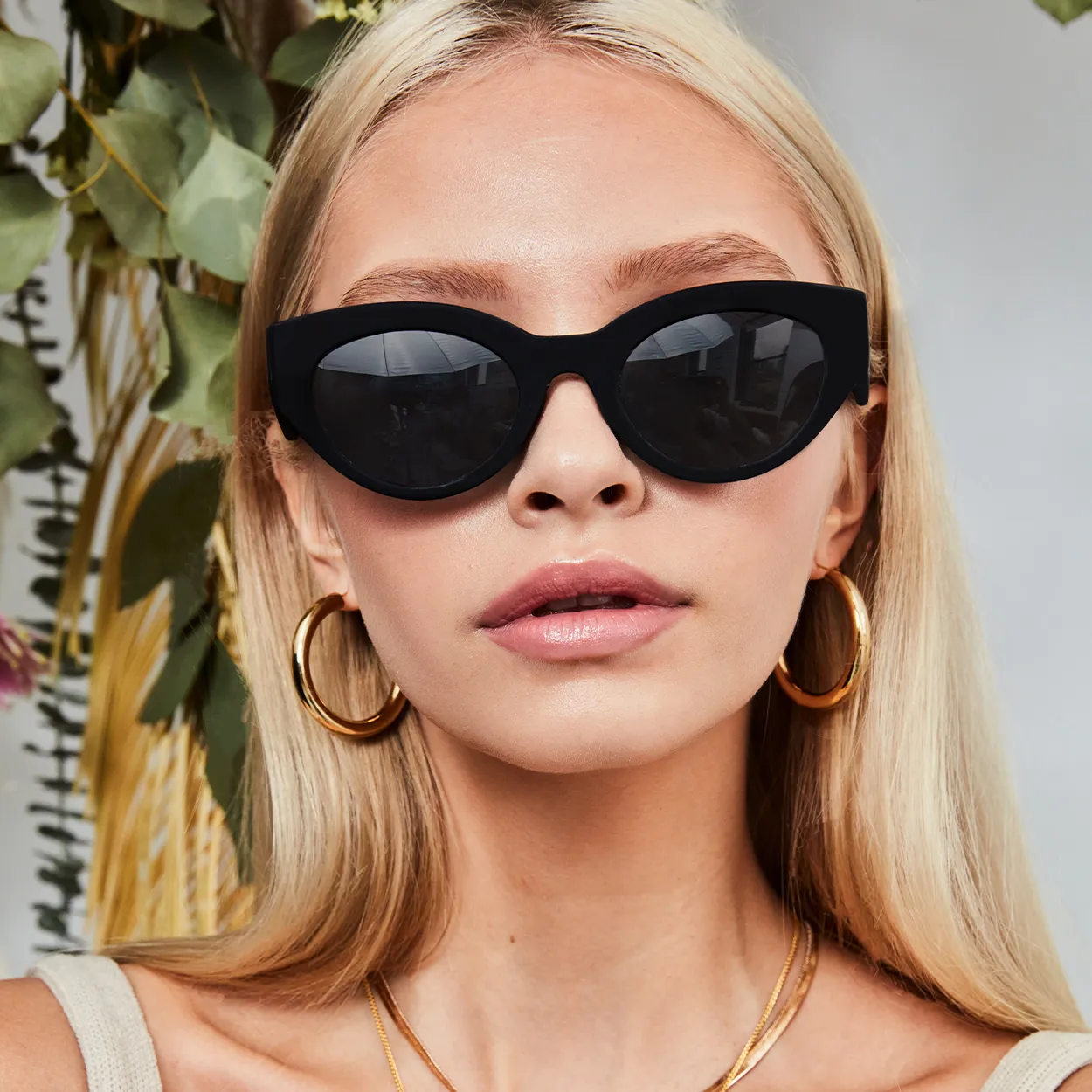 Sustainable Elizabeth Sunglasses - Black - Image 4