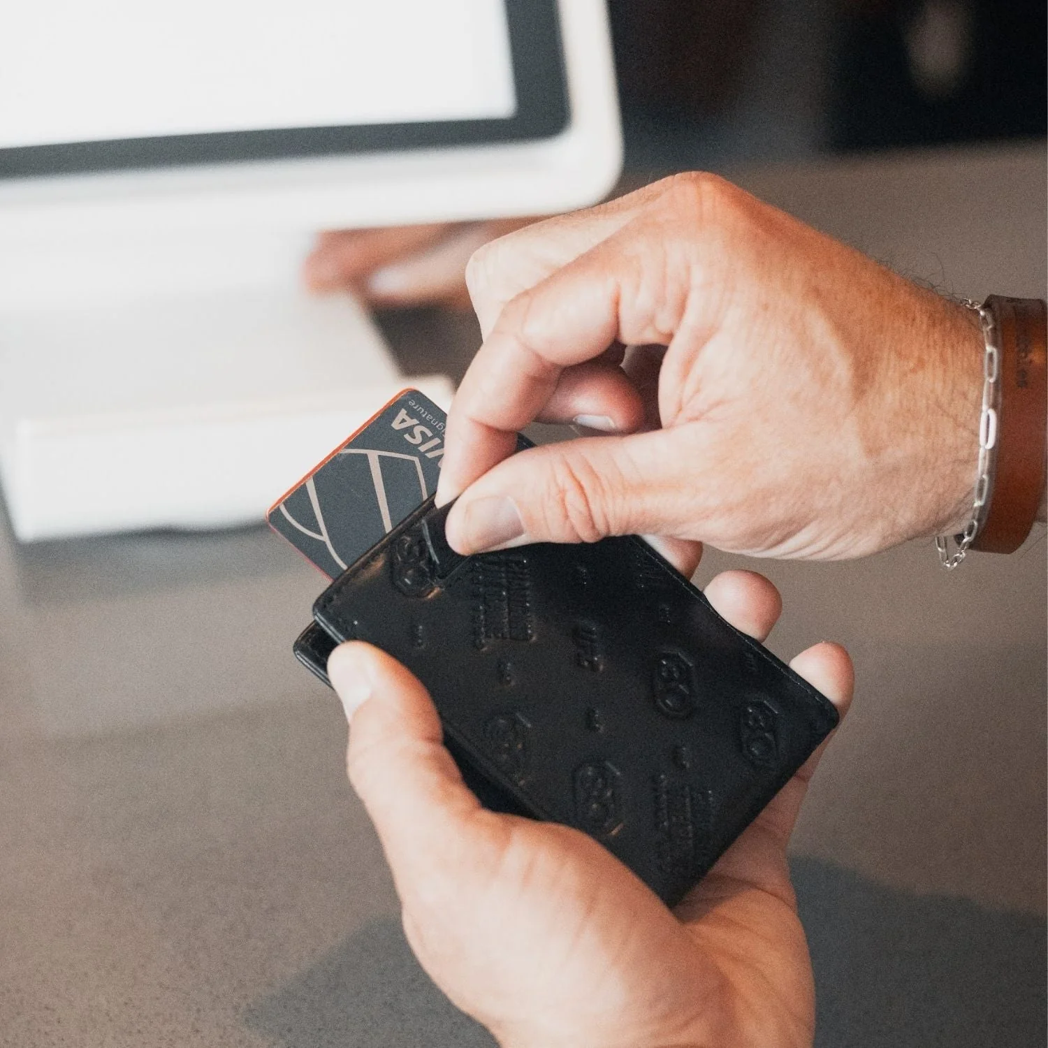 The Apollo – Men's Slim RFID Bifold Wallet - Image 70
