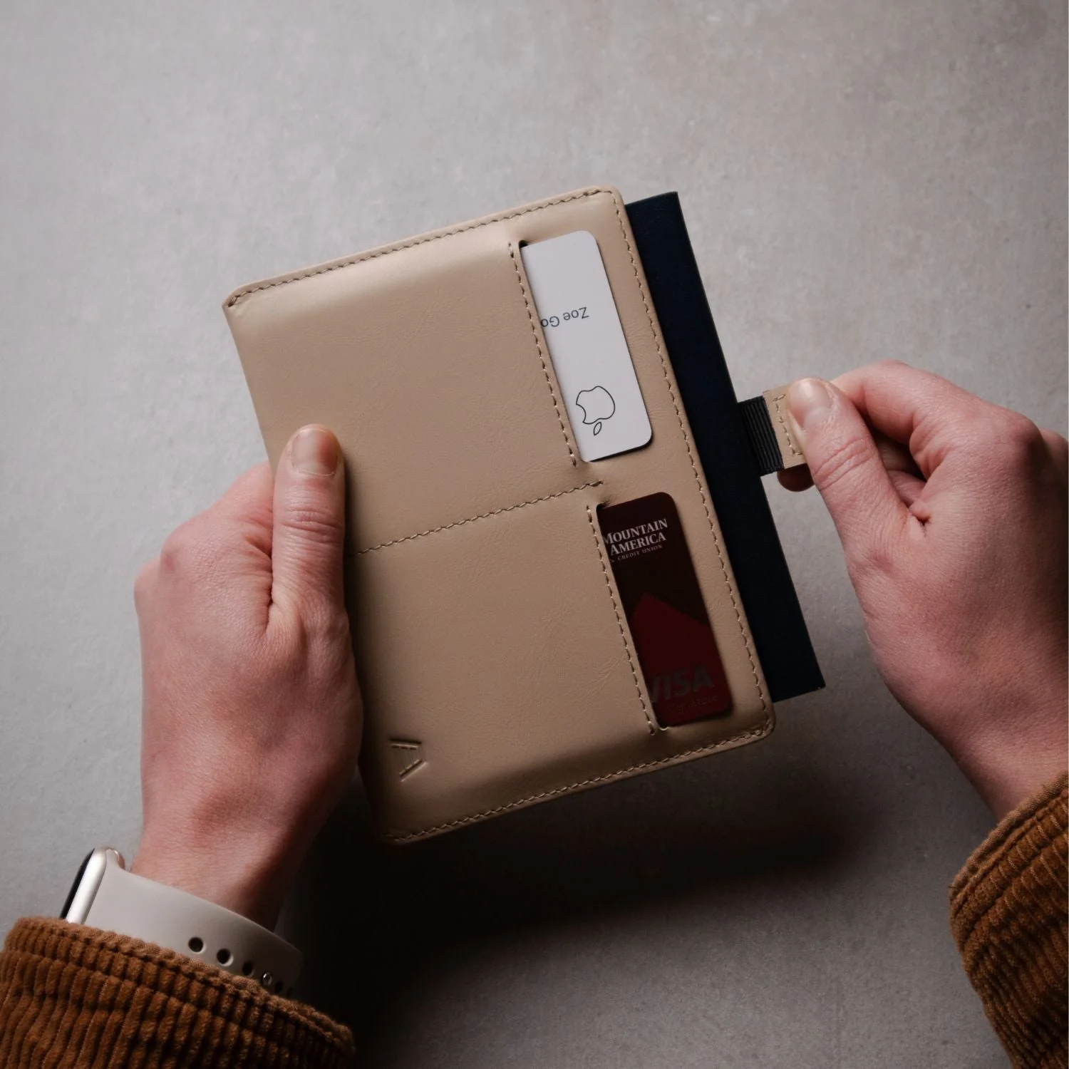The Atlas – Men's RFID Travel Bifold Wallet - Image 23