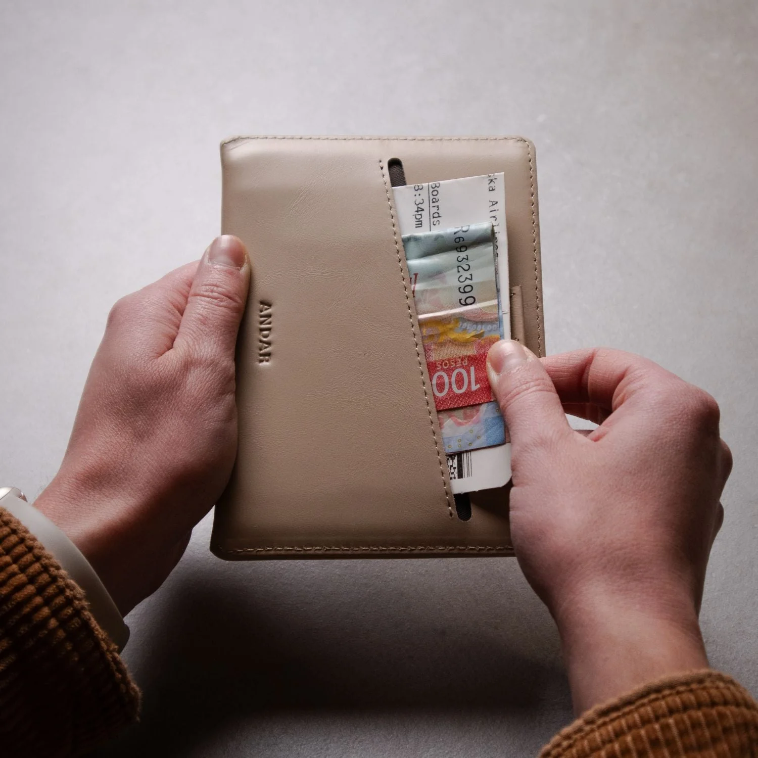 The Atlas – Men's RFID Travel Bifold Wallet - Image 25