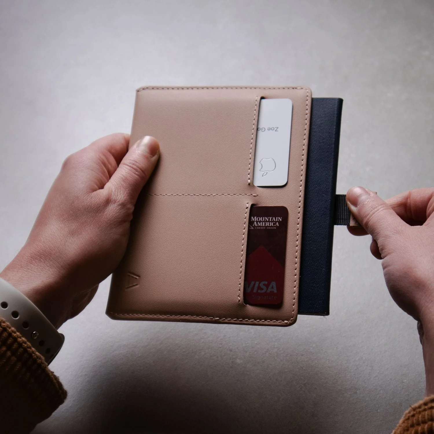 The Atlas – Men's RFID Travel Bifold Wallet - Image 27