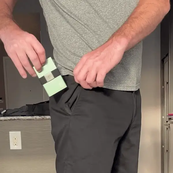 The Bolt - AirTag Cardholder - Image 4