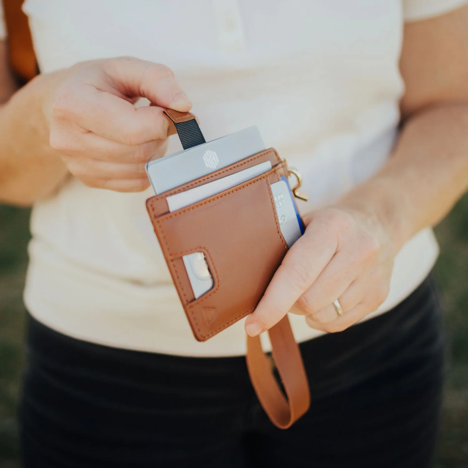 The Denner Slim RFID Leather Wallet - Image 40