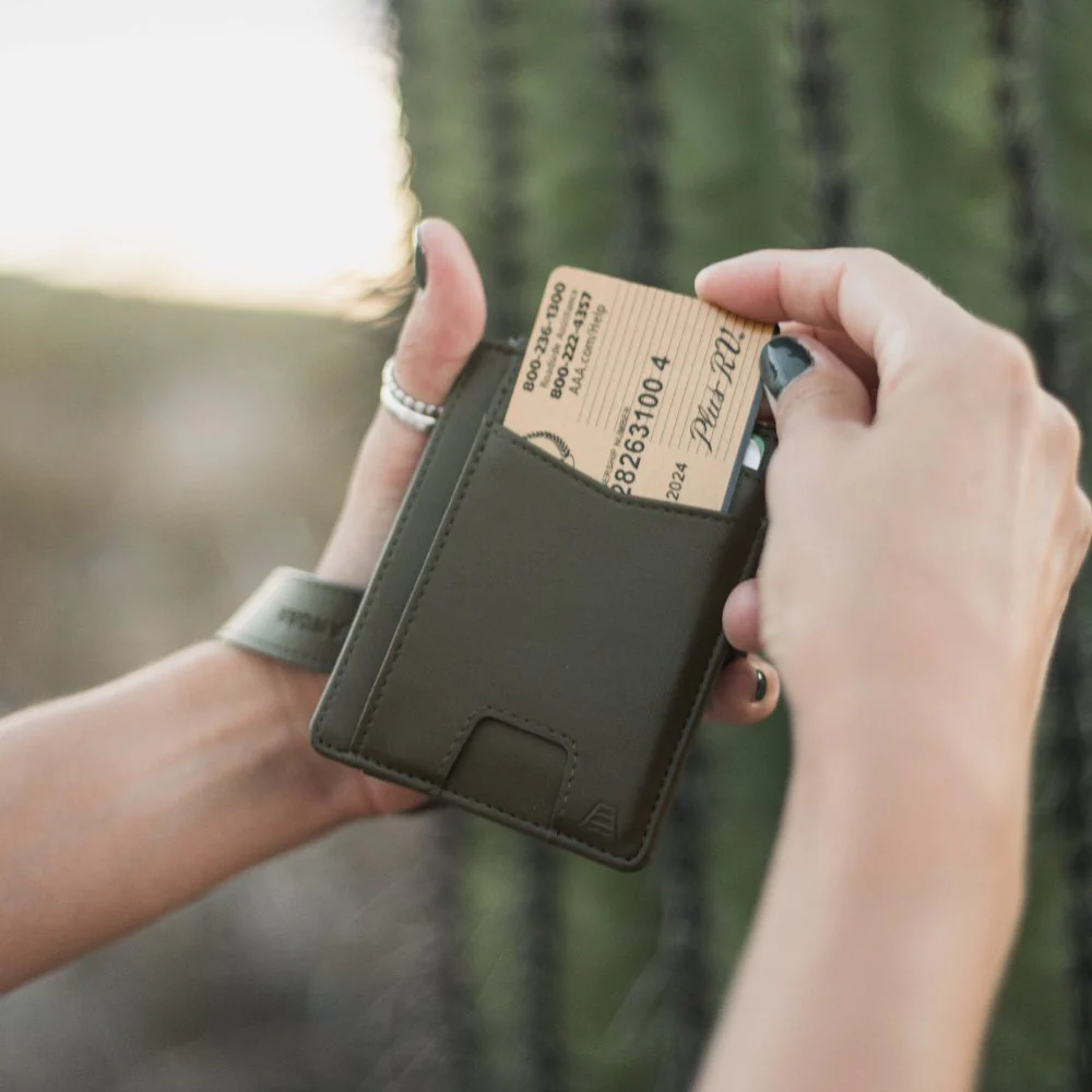 The Denner Slim RFID Leather Wallet - Image 94