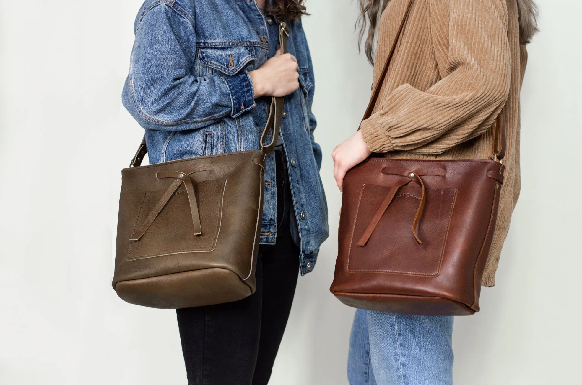 The Lexington Bow Crossbody Bag - Image 3