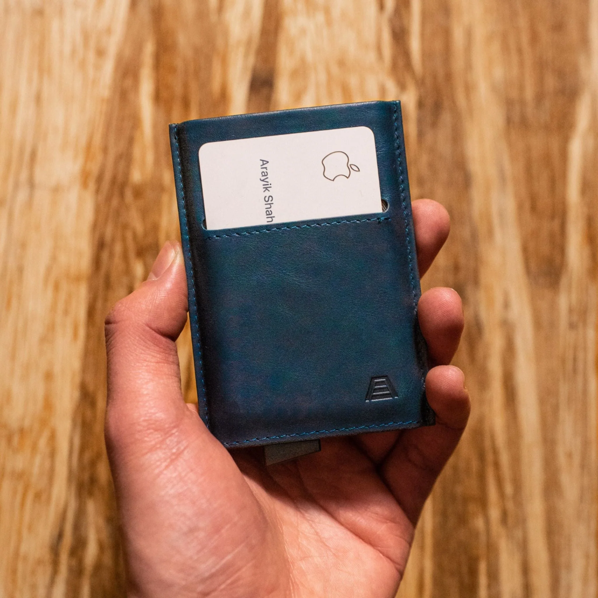 The Pilot – Men's RFID Aluminum Card Wallet - Image 10