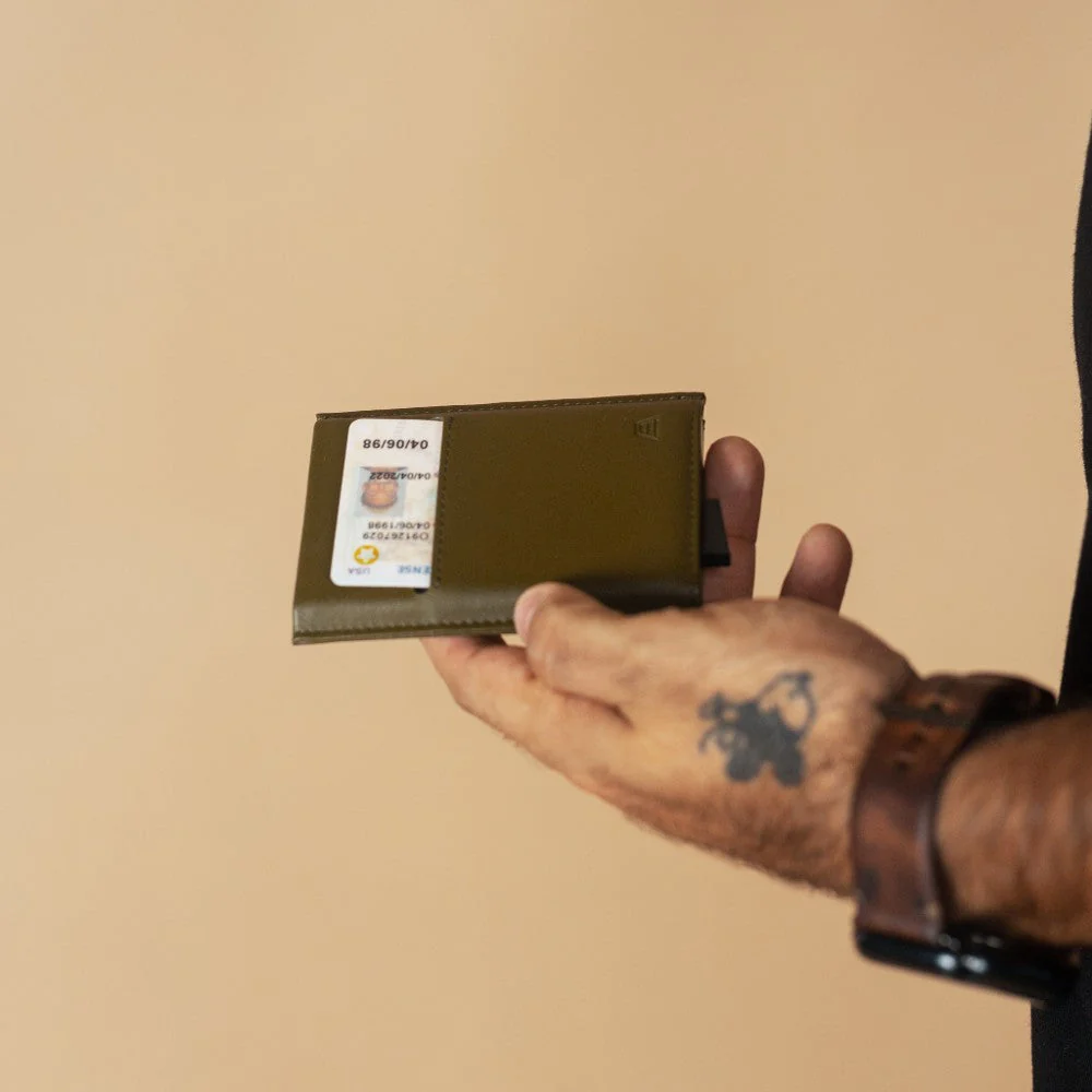 The Pilot – Men's RFID Aluminum Card Wallet - Image 15