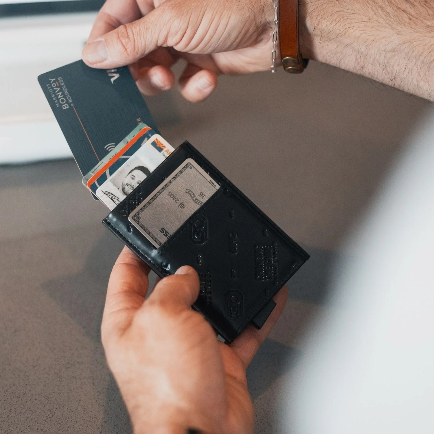 The Pilot – Men's RFID Aluminum Card Wallet - Image 40