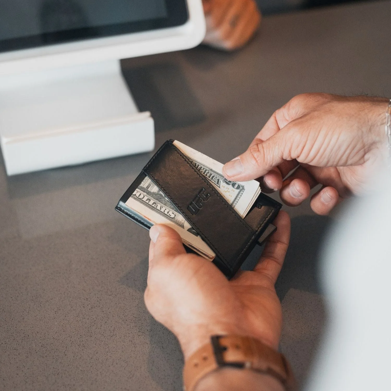 The Pilot – Men's RFID Aluminum Card Wallet - Image 44