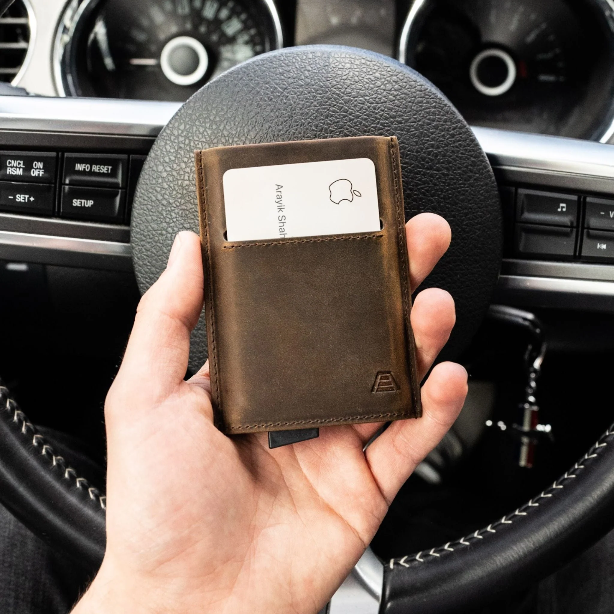 The Pilot – Men's RFID Aluminum Card Wallet - Image 78