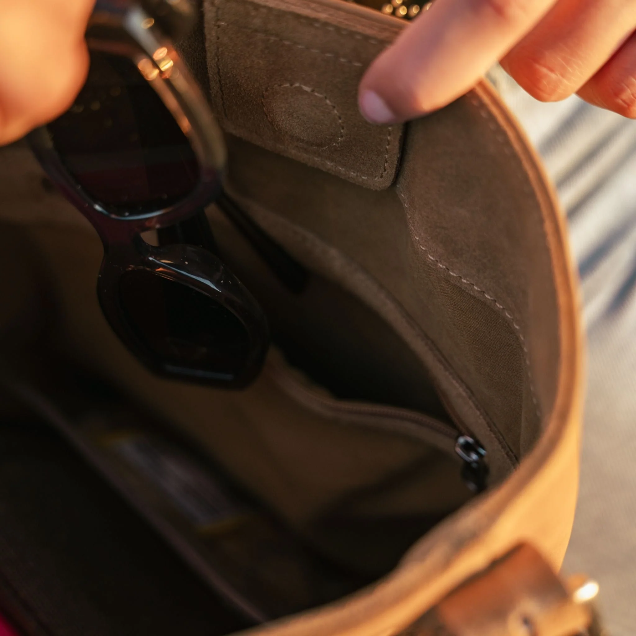 The Sadie | Sleek Leather Crossbody Bag - Image 4