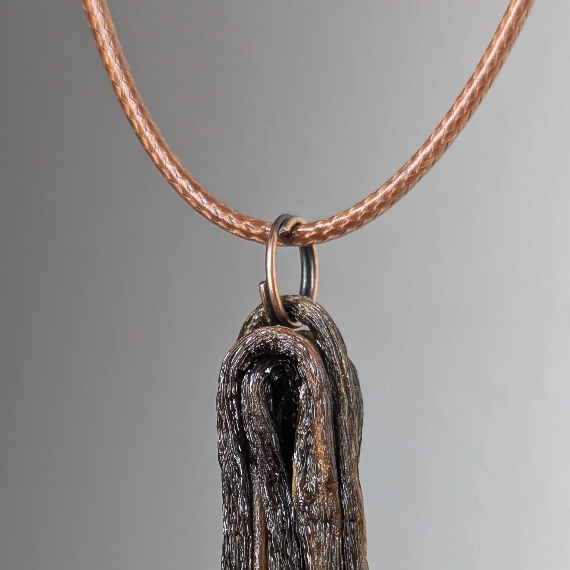 Ulvaxa Pendant Necklace - Image 3
