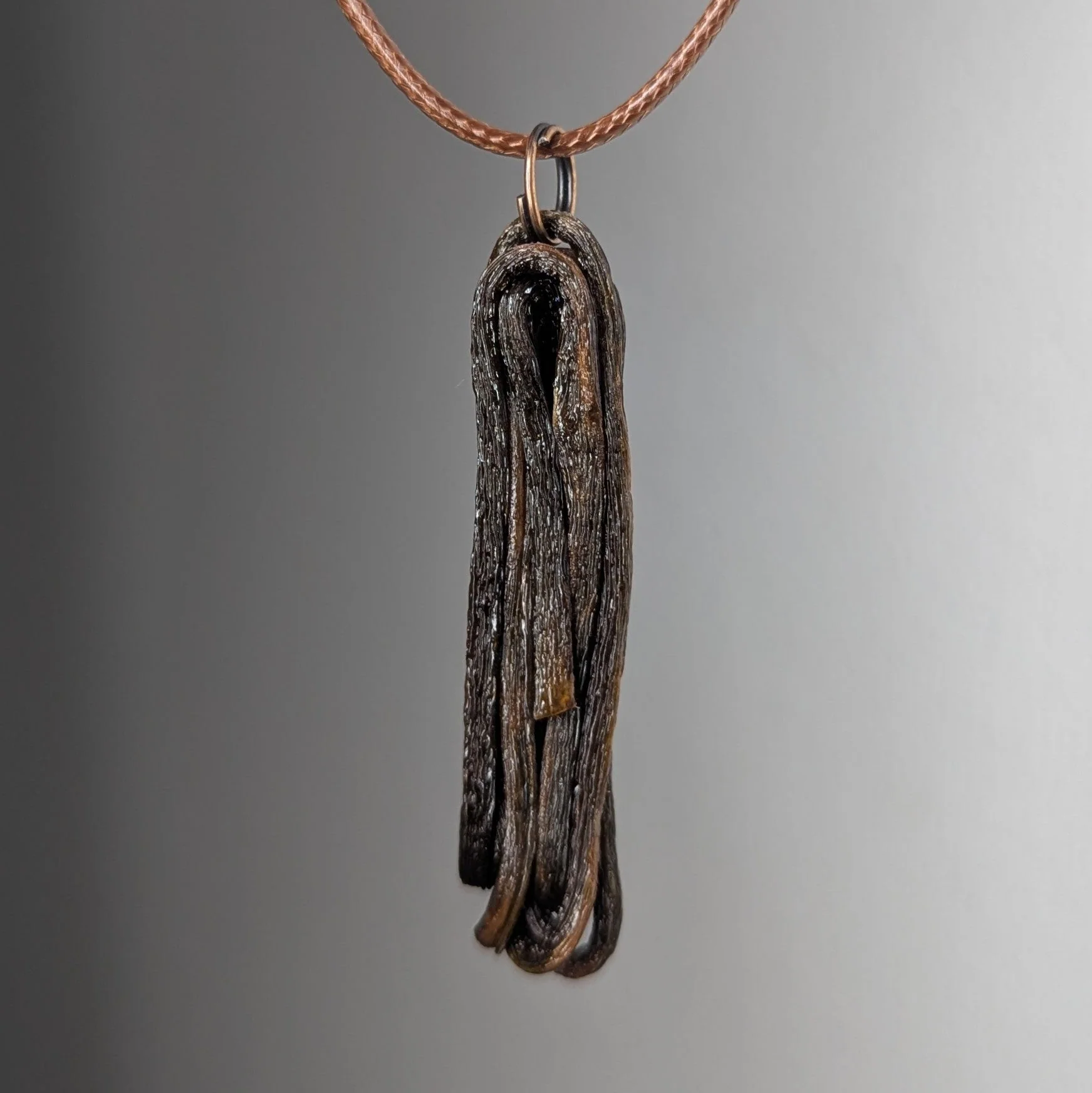 Ulvaxa Pendant Necklace - Image 5