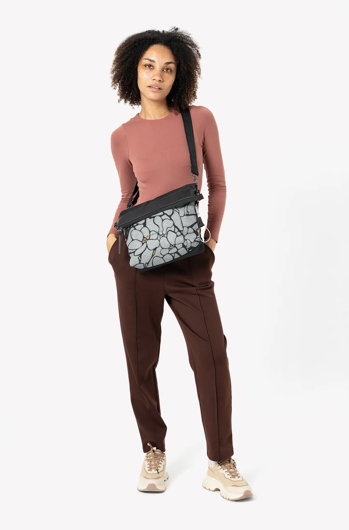 Vale | Reversible Crossbody Bag - Image 20