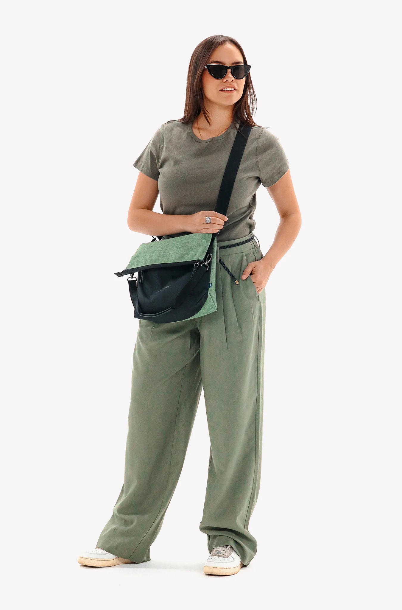 Vale | Reversible Crossbody Bag - Image 5