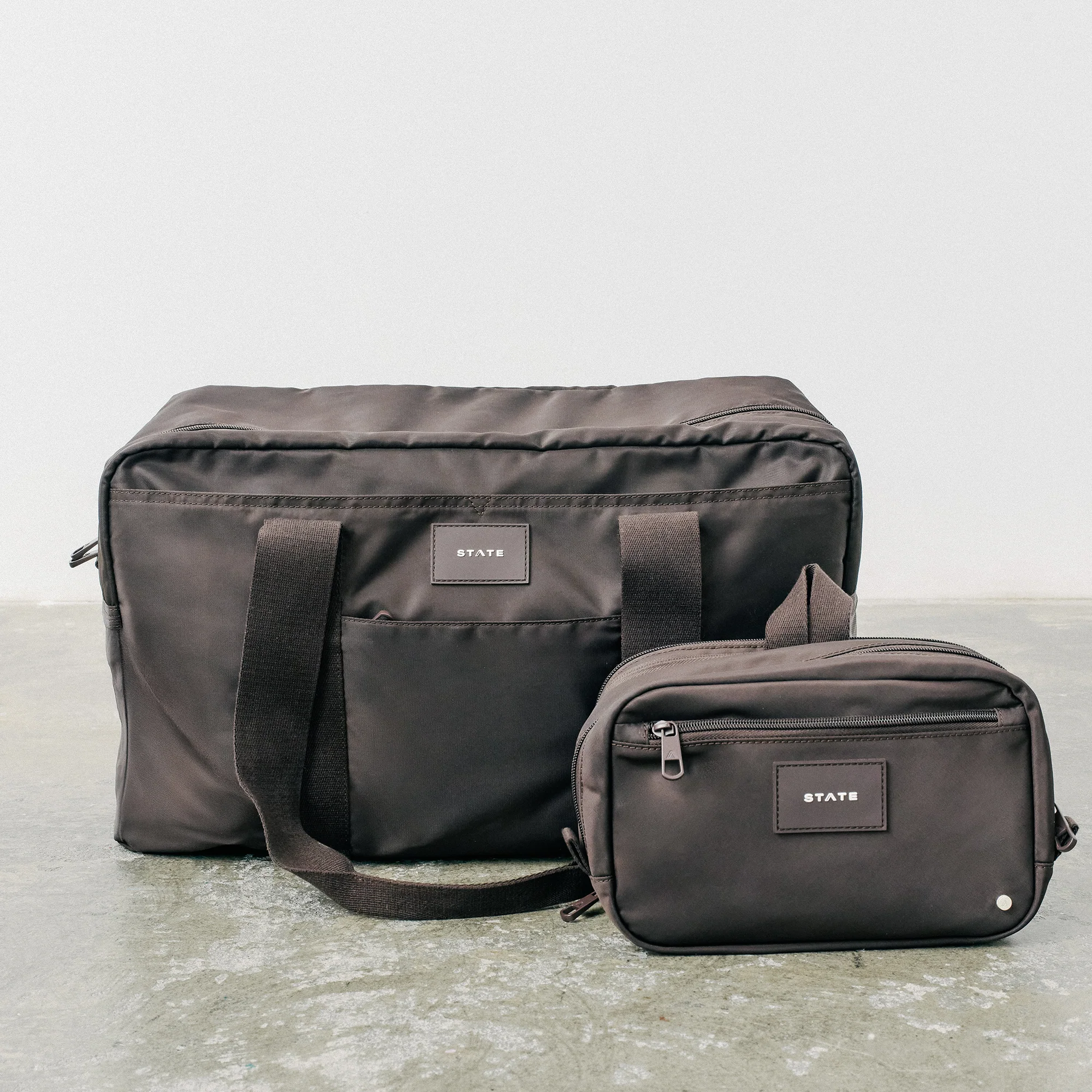 Wellington Weekender Classic Travel Duffel - Image 6